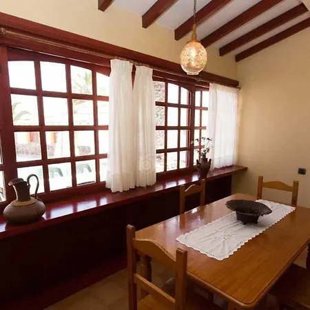 Villa With Private Pool Near The Beach *