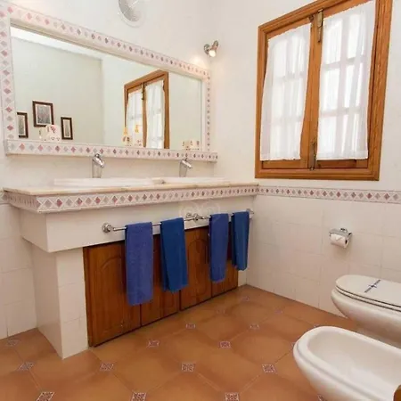 Villa With Private Pool Near The Beach *